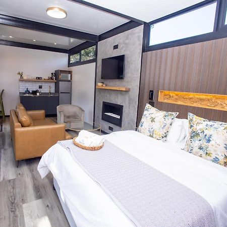 Coral Wood Self Catering Suites And B&B East London Bagian luar foto