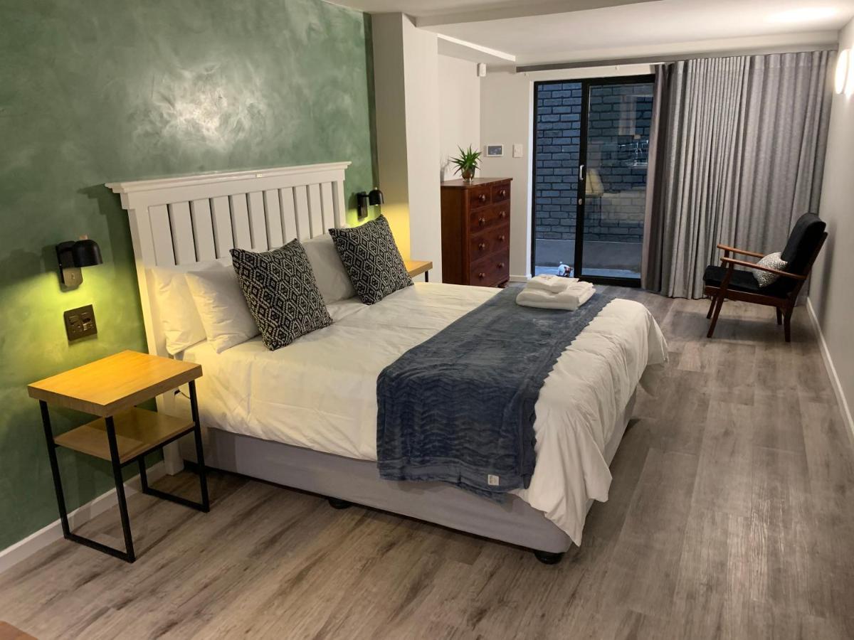 Coral Wood Self Catering Suites And B&B East London Bagian luar foto