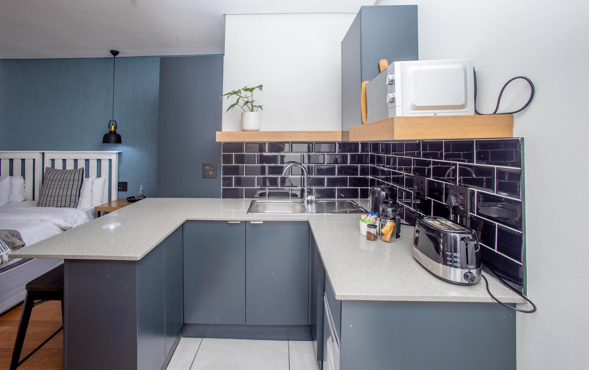 Coral Wood Self Catering Suites And B&B East London Bagian luar foto