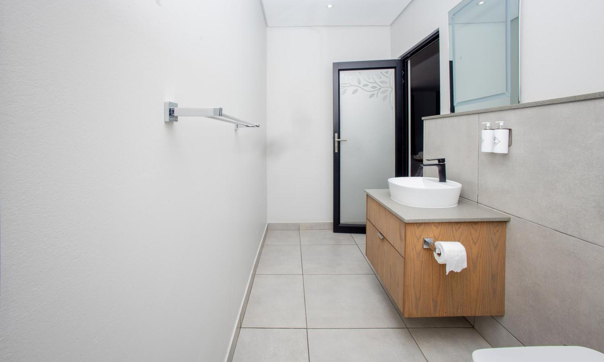 Coral Wood Self Catering Suites And B&B East London Bagian luar foto