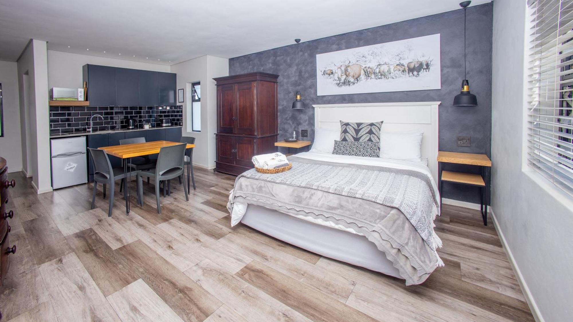 Coral Wood Self Catering Suites And B&B East London Bagian luar foto