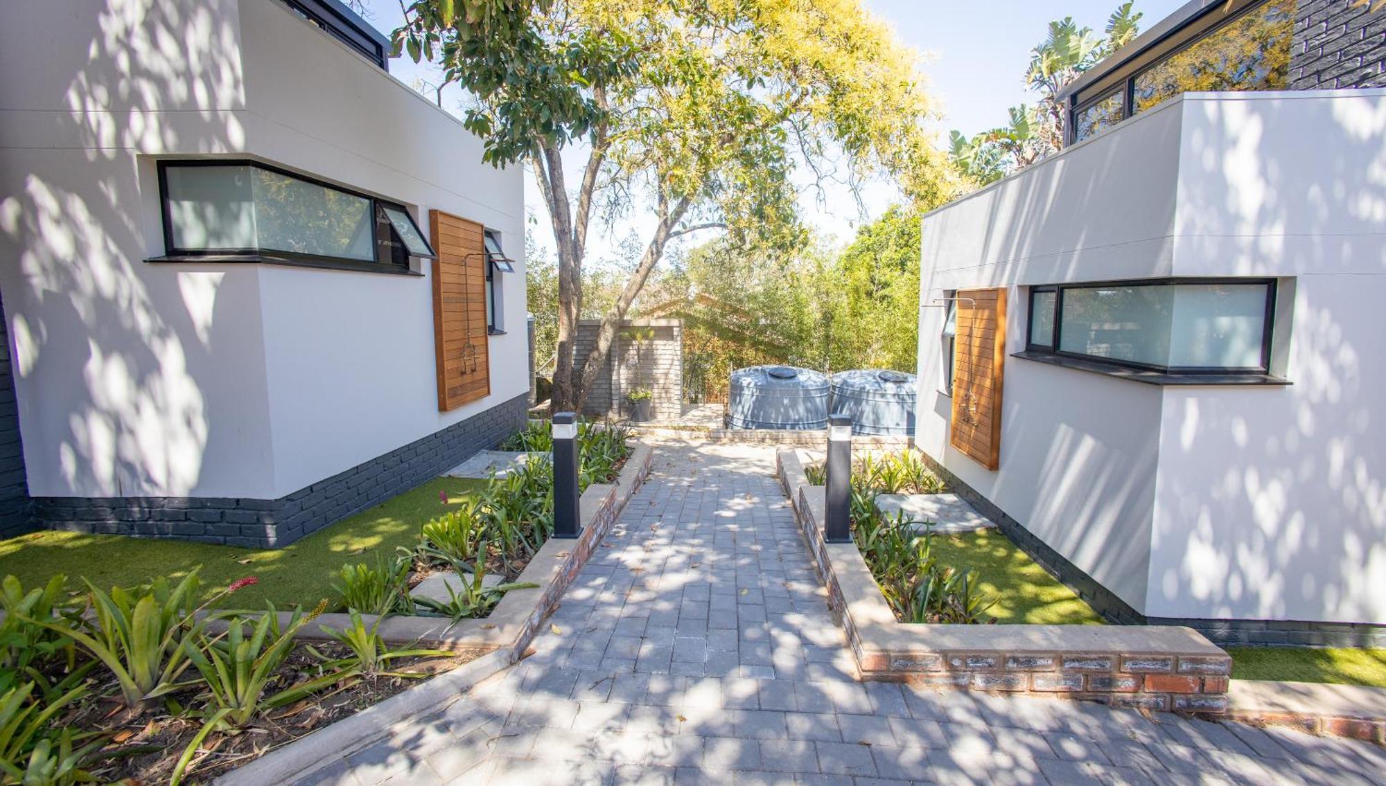 Coral Wood Self Catering Suites And B&B East London Bagian luar foto